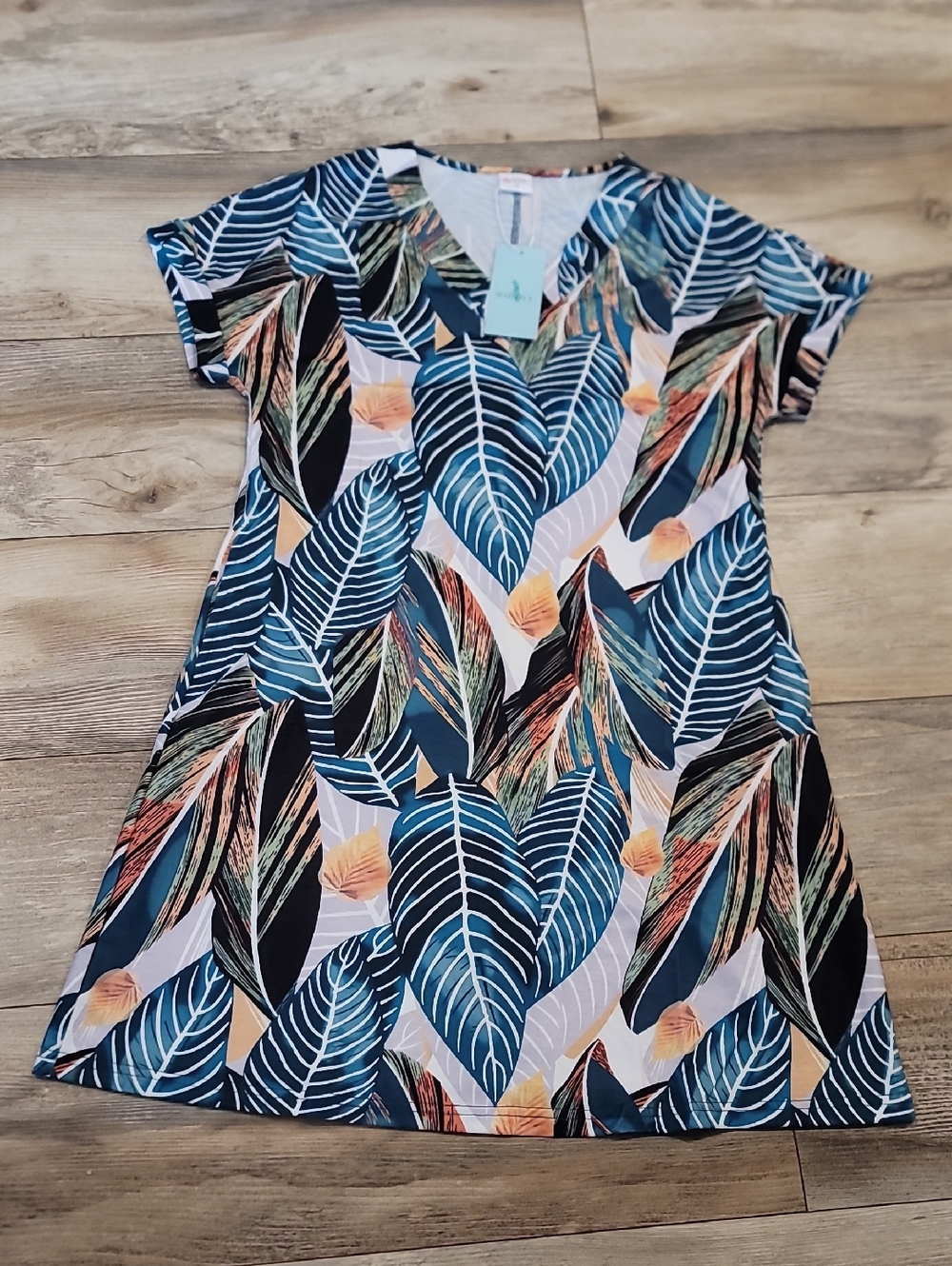Pretty NWT Tropical Print Dress